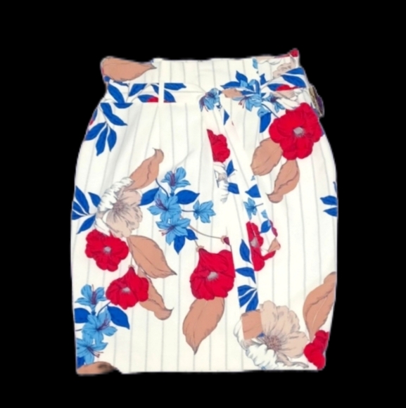 (3/$25) Liz Claiborne Pencil Skirt w/ Belt - Picture 2 of 5